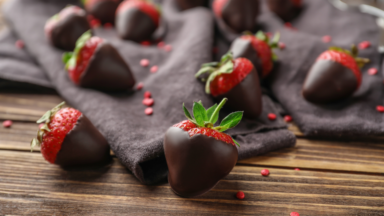 Cannabis-Infused Chocolate Dipped Strawberries Recipe